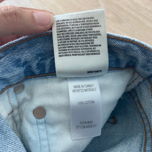 AGOLDE High Waisted Button-Up Jean Shorts Size: 28 - Picture 7 of 7